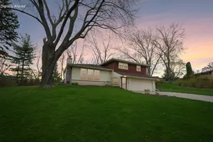 21715 Hillcrest Dr, Brookfield, WI 53186 - Photo 44