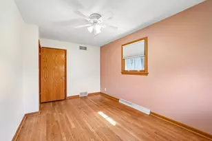 21715 Hillcrest Dr, Brookfield, WI 53186 - Photo 24