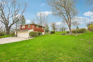 21715 Hillcrest Dr, Brookfield, WI 53186 - Photo 38