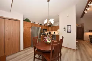 810 Rockingham Ct, West Bend, WI 53090 - Photo 6