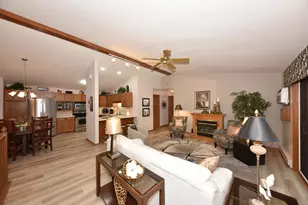 810 Rockingham Ct, West Bend, WI 53090 - Photo 2