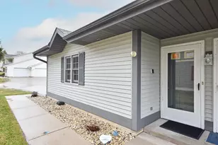 810 Rockingham Ct, West Bend, WI 53090 - Photo 28