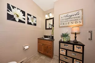 810 Rockingham Ct, West Bend, WI 53090 - Photo 18