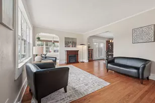 208 Oakland Ave, Waukesha, WI 53186 - Photo 6