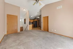 885 Cumberland Ln, Port Washington, WI 53074 - Photo 6
