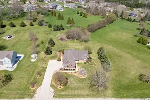 210 Hunters Xing S -, Slinger, WI 53086 - Photo 6