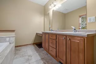 210 Hunters Xing S -, Slinger, WI 53086 - Photo 32