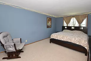 5132 S King Arthurs Ct, Greenfield, WI 53221 - Photo 18
