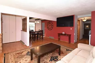 5132 S King Arthurs Ct, Greenfield, WI 53221 - Photo 14