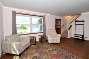 5132 S King Arthurs Ct, Greenfield, WI 53221 - Photo 4