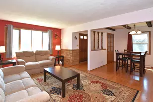 5132 S King Arthurs Ct, Greenfield, WI 53221 - Photo 12