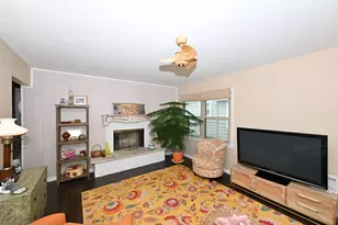 817 Montana Ave, South Milwaukee, WI 53172 - Photo 4