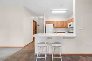 N55W17164 Ravenwood Dr, Menomonee Falls, WI 53051 - Photo 14