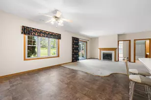 N55W17164 Ravenwood Dr, Menomonee Falls, WI 53051 - Photo 20