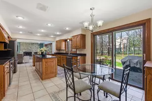 4550 W Thorncrest Dr, Franklin, WI 53132 - Photo 10