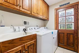 4550 W Thorncrest Dr, Franklin, WI 53132 - Photo 16