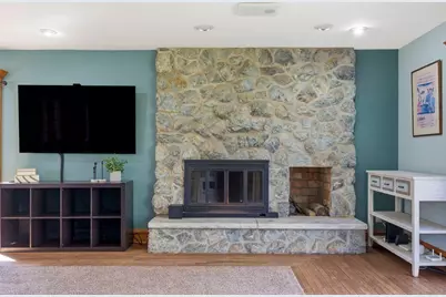4550 W Thorncrest Dr, Franklin, WI 53132 - Photo 8