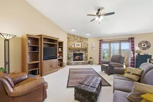 W136N6719 Claas Rd, Menomonee Falls, WI 53051 - Photo 2