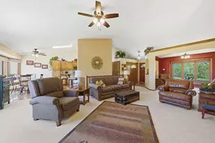 W136N6719 Claas Rd, Menomonee Falls, WI 53051 - Photo 8