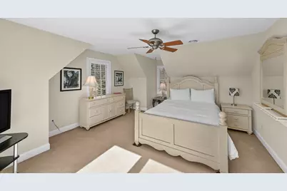 13300 N Silver Fox Dr, Mequon, WI 53097 - Photo 20