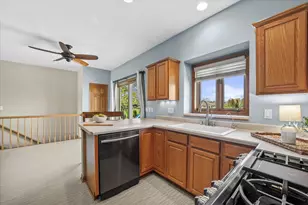 209 Green Valley Dr, Racine, WI 53406 - Photo 16