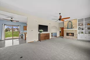 209 Green Valley Dr, Racine, WI 53406 - Photo 8