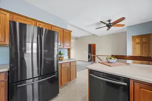 209 Green Valley Dr, Racine, WI 53406 - Photo 14