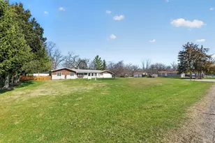 33606 Bohner Dr, Burlington, WI 53105 - Photo 2