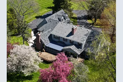 9731 N Hilltop Ln, Mequon, WI 53092 - Photo 10