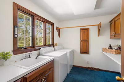 9731 N Hilltop Ln, Mequon, WI 53092 - Photo 50