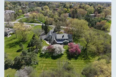 9731 N Hilltop Ln, Mequon, WI 53092 - Photo 8