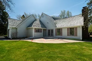 9731 N Hilltop Ln, Mequon, WI 53092 - Photo 72