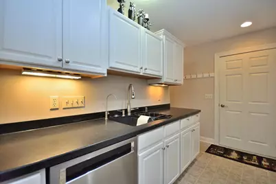 1530  Roxbury Way #126, Waukesha, WI 53186 - Photo 14