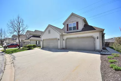 1530  Roxbury Way #126, Waukesha, WI 53186 - Photo 2