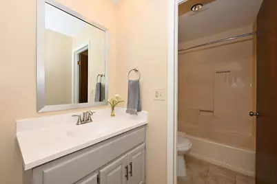 305  Cheviot Chase - #6, Waukesha, WI 53186 - Photo 16