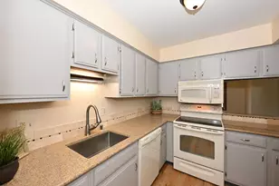 305 Cheviot Chase, Waukesha, WI 53186 - Photo 10