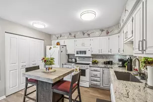 11013 N Elder Tree Ct, Mequon, WI 53092 - Photo 4