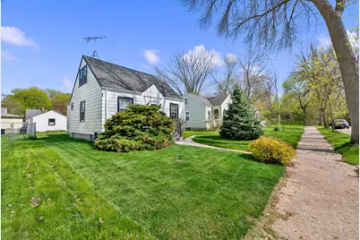3326 S Lenox St, Milwaukee, WI 53207 - Photo 2