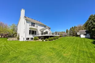 W262N2438 Deer Haven Dr, Pewaukee, WI 53072 - Photo 32
