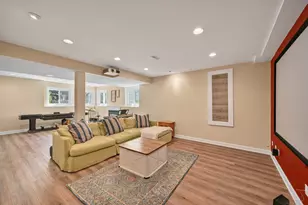 W262N2438 Deer Haven Dr, Pewaukee, WI 53072 - Photo 22