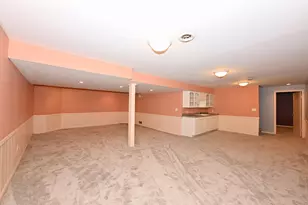 822 S Comanche Ln, Waukesha, WI 53188 - Photo 36