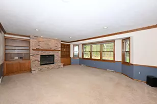 822 S Comanche Ln, Waukesha, WI 53188 - Photo 10