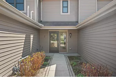 5521  Cambridge Ln #5, Racine, WI 53406 - Photo 2