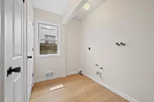 2436 S 75th St, West Allis, WI 53219 - Photo 12