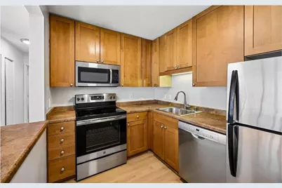 1660 N Prospect Ave #505, Milwaukee, WI 53202 - Photo 8