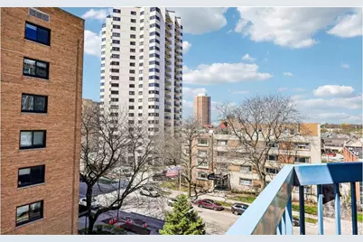 1660 N Prospect Ave #505, Milwaukee, WI 53202 - Photo 2