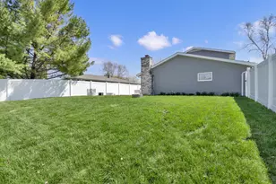 230 E Golden Ln, Oak Creek, WI 53154 - Photo 34
