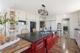 N29W27397 Peninsula Dr, Pewaukee, WI 53072 - Photo 12