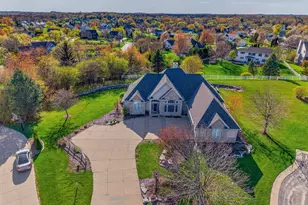 W132N6509 W View Ct, Menomonee Falls, WI 53051 - Photo 46