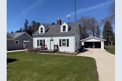 2912  Memorial Dr, Two Rivers, WI 54241 - Photo 2